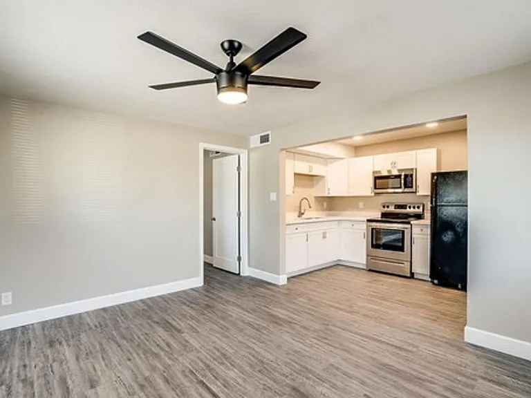 603 S Bellview — Photo 4
