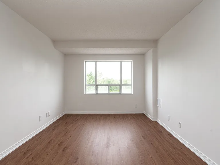 333 Sidney Belsey Cres — Photo 30