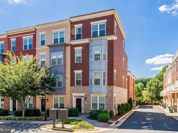 11695 Sunrise Square Pl, Reston, VA 20191
