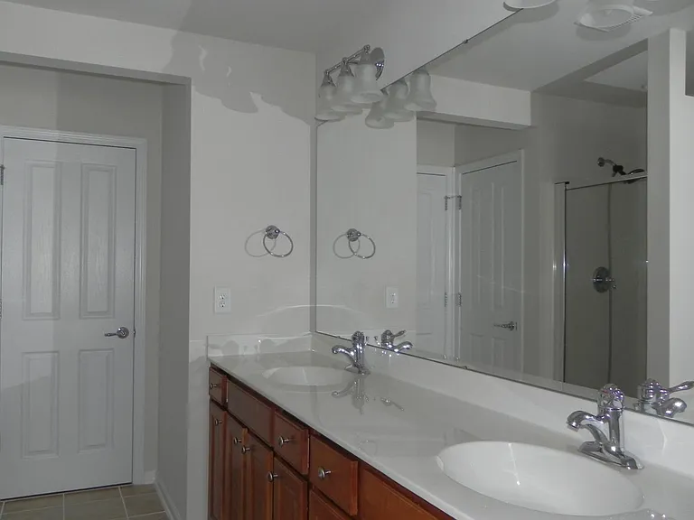 1409 Corwith Dr — Photo 12
