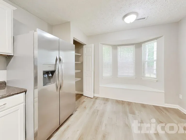 1829 Elkpark Dr — Photo 5