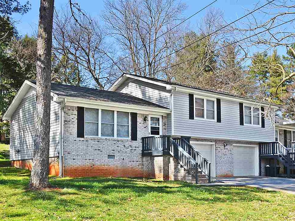 1st image of 2707/2709 Pine Dr NE