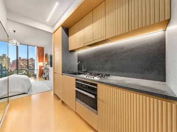 565 Broome Street image 1 of 29