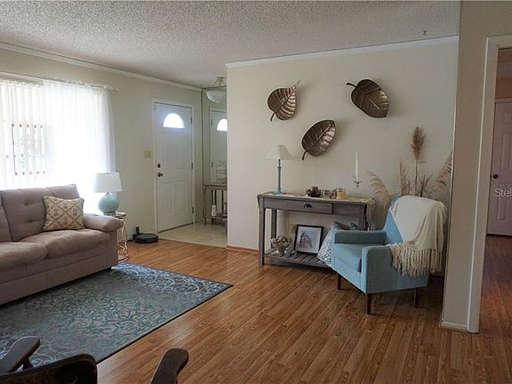 2nd image of 831 Hendry Dr
