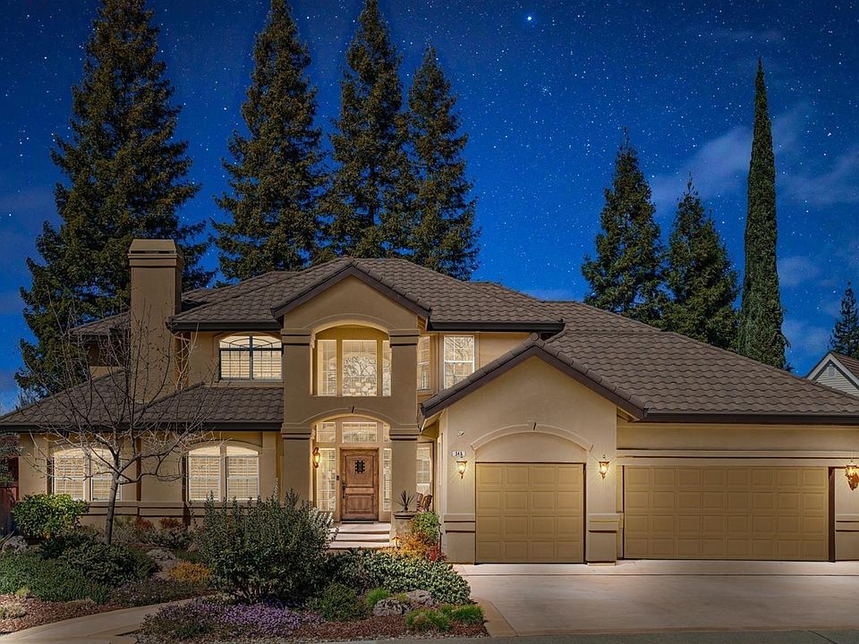 1st image of 348 Canyon Falls Dr