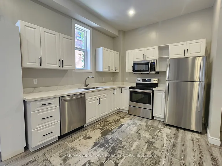 498 Main St E #1B — Photo 6