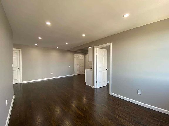3rd image of 830 Magenta St #G