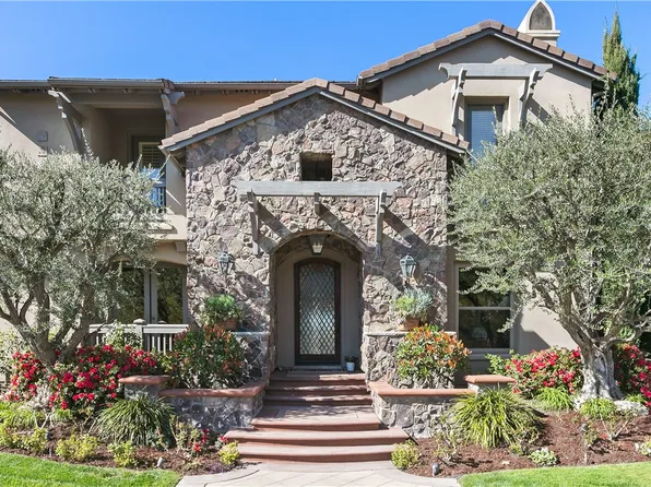 1 Running Brook Dr, Coto De Caza, CA 92679