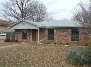 2809 W Shady Grove Rd, Irving, TX 75060