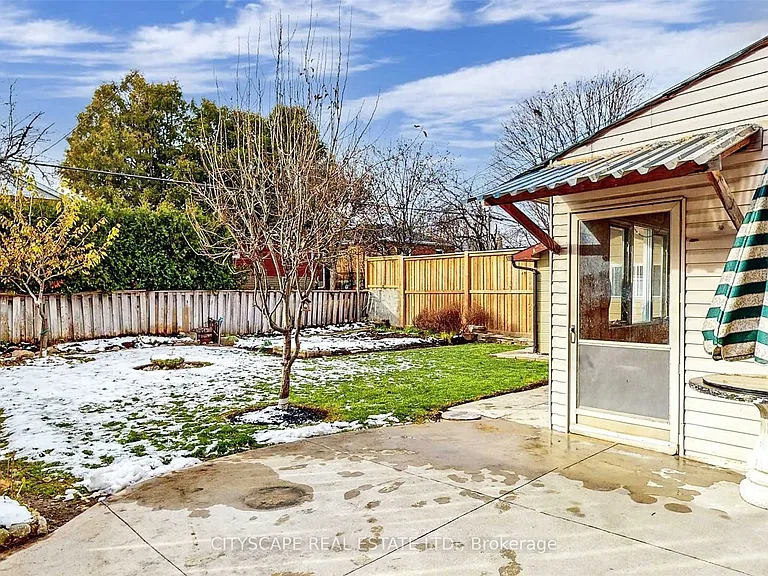 14 Beacon Rd — Photo 7