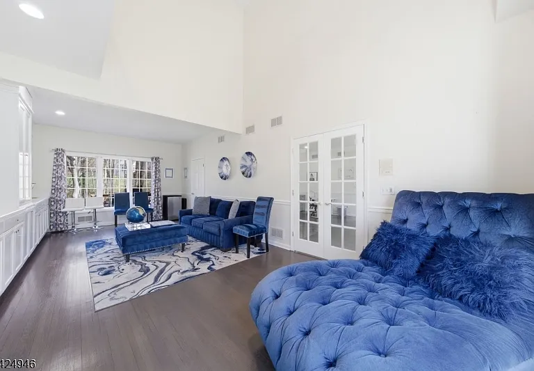 11 Rosewood Ln — Photo 10