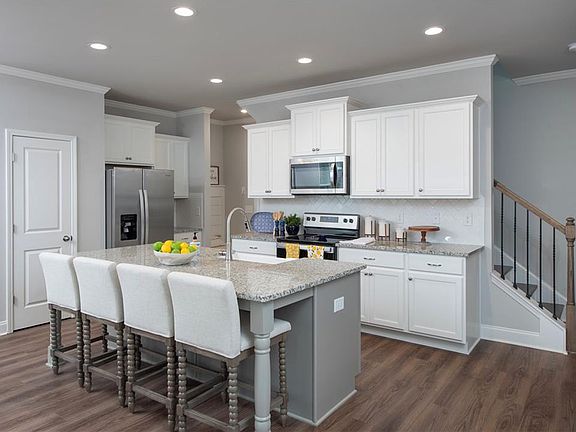 3rd image of 5407 Maple Grove Ln