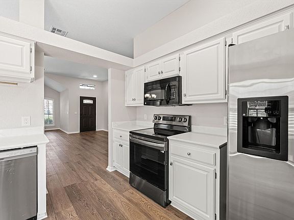 5th image of 7717 Doris Dr
