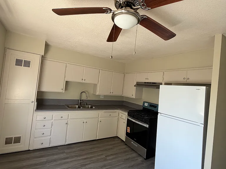 Villa Del Sol Apartments — Photo 21