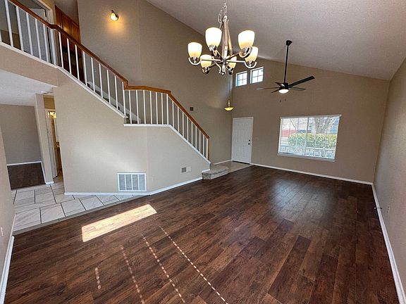 4th image of 1324 Ray Harvey Dr