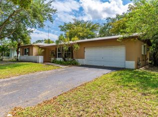 10100 SW 98th Ave, Miami, FL 33176