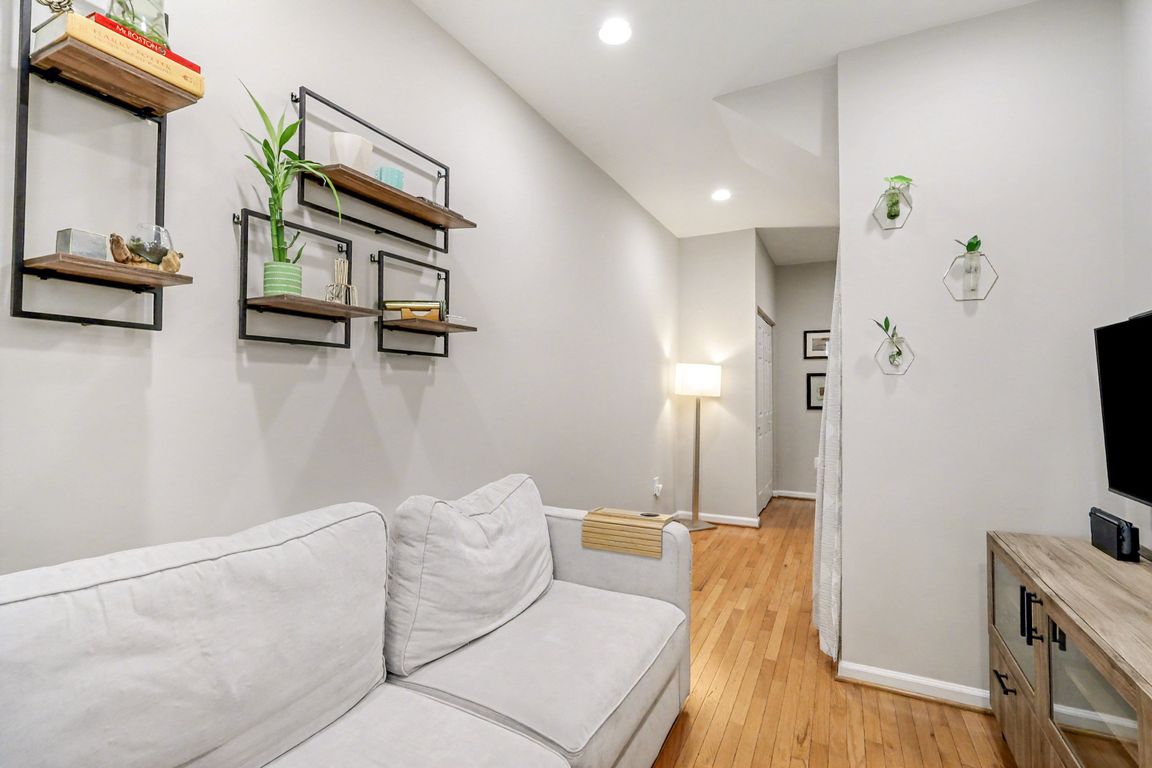 next background image