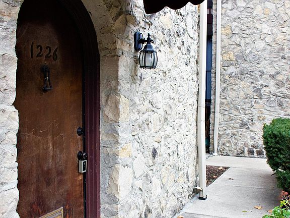 3rd image of 1226 Ashland Ave