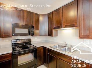 1738 E 69th St APT 404, Chicago, IL 60649