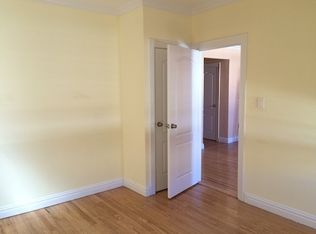 7857 73rd Pl APT 1R, Glendale, NY 11385