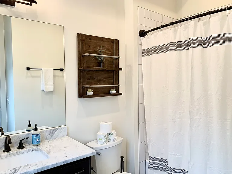 1027 E Trinity Ln — Photo 49