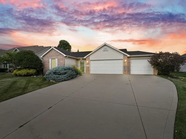9531 Greyhawk Dr, Fort Wayne, IN 46835