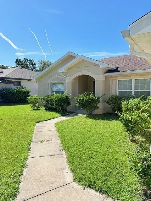 3 bed, 2.0 bath, 1600 sqft, $1,800 — Photo 3