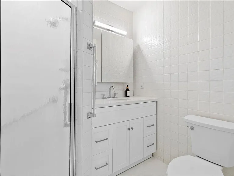 2412 N Lakeside Dr — Photo 18