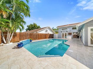7461 NW 36th St, Lauderhill, FL 33319