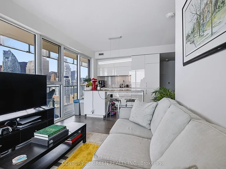 15 Lower Jarvis St #2105 — Photo 8
