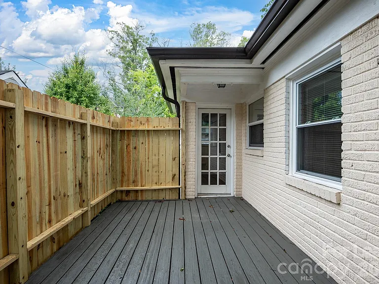 3101 Selwyn Ave — Photo 7