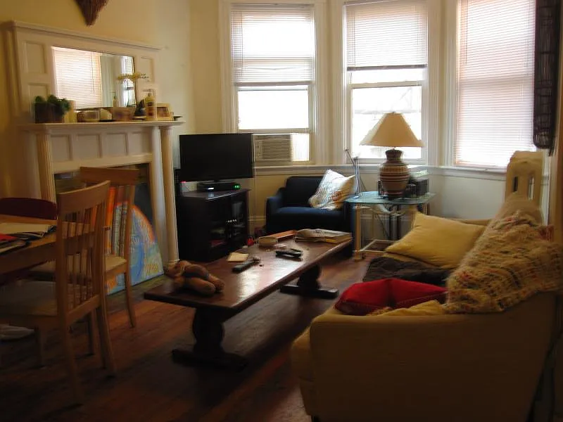 3 bed, 999 sqft, $5,100 — Photo 4