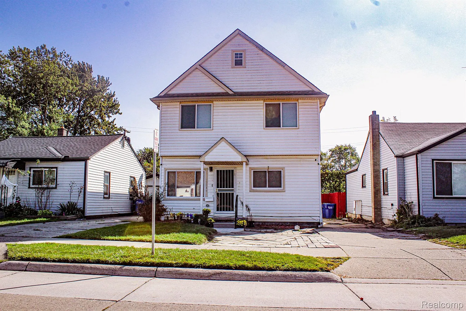 13846 Hobart Ave photo 1