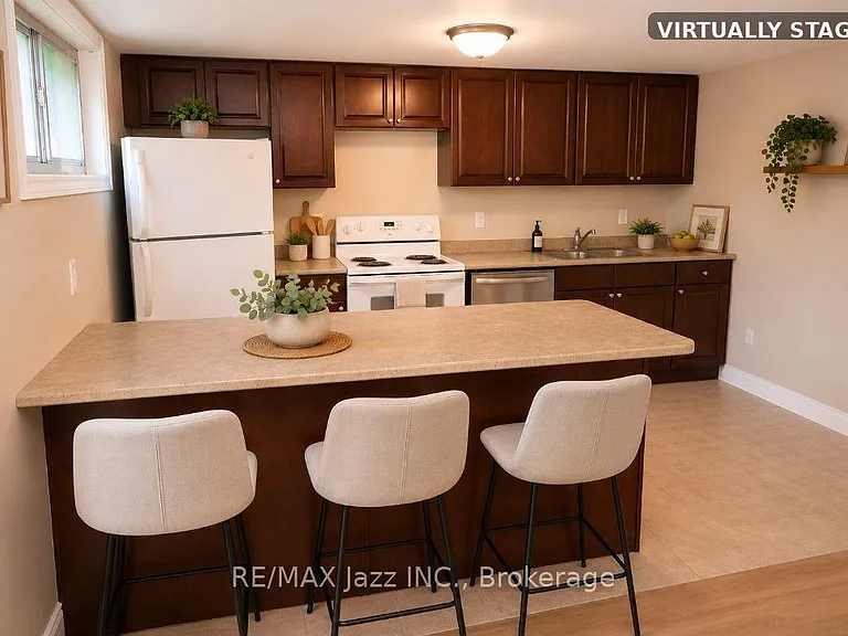 624 Stewart St #B — Photo 4