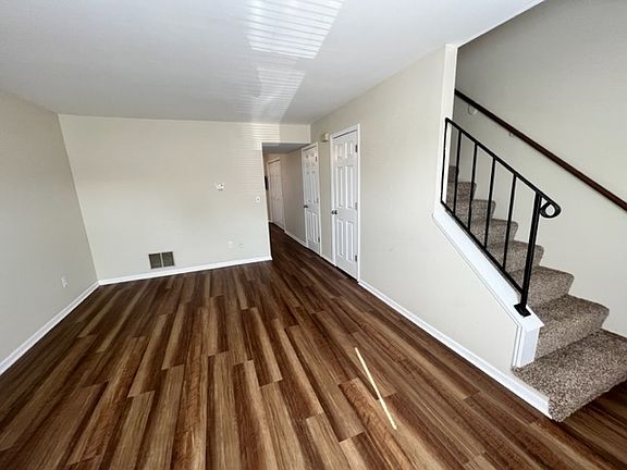 4th image of 1718 Marywood Ave