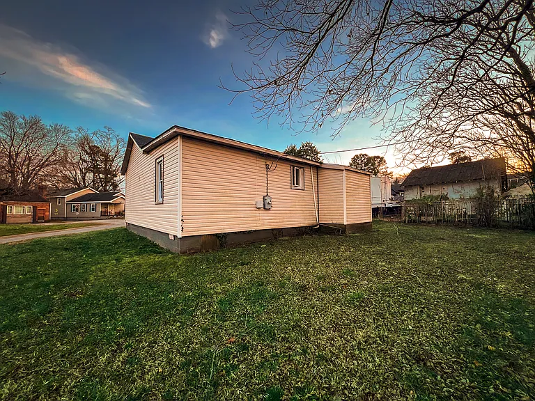 2125 Dupuy Rd — Photo 13