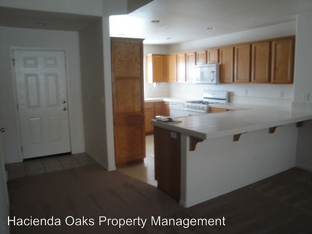 2nd image of 843 E Paden St