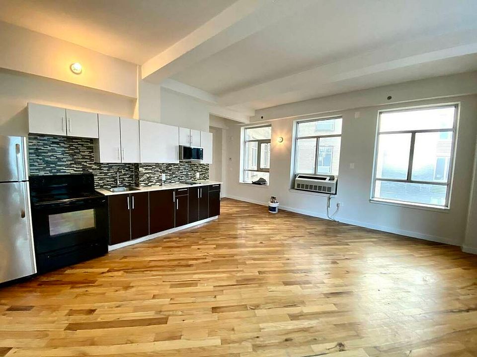1st image of 29-28 41st Ave #506