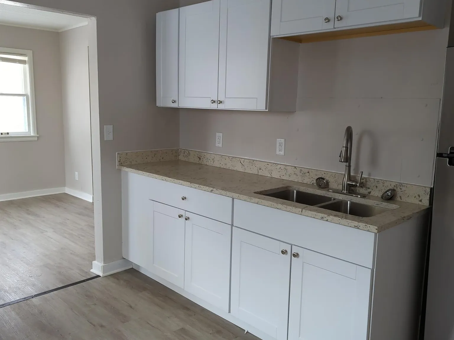 3 bed, 1.0 bath, 1110 sqft, $1,495 — Photo 2