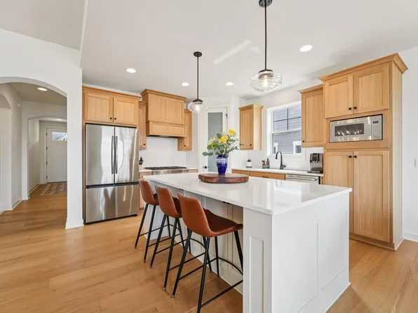 6621 Harvest Trl, Chaska, MN 55318