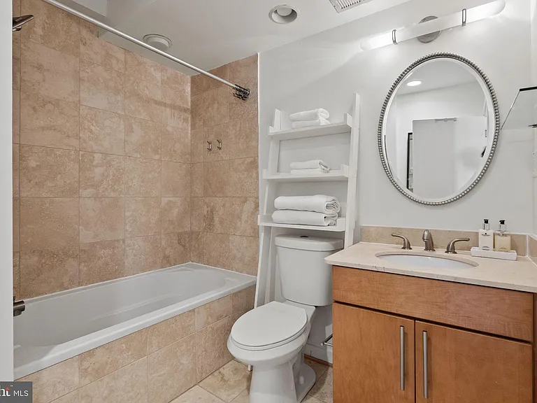 1524 Independence Ave SE #303 — Photo 20