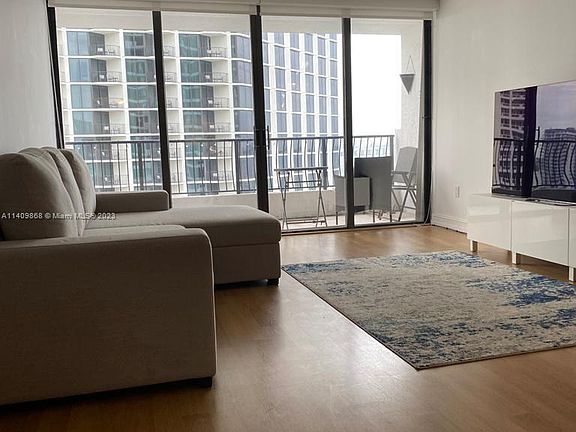 4th image of 555 NE 15th St APT 18G