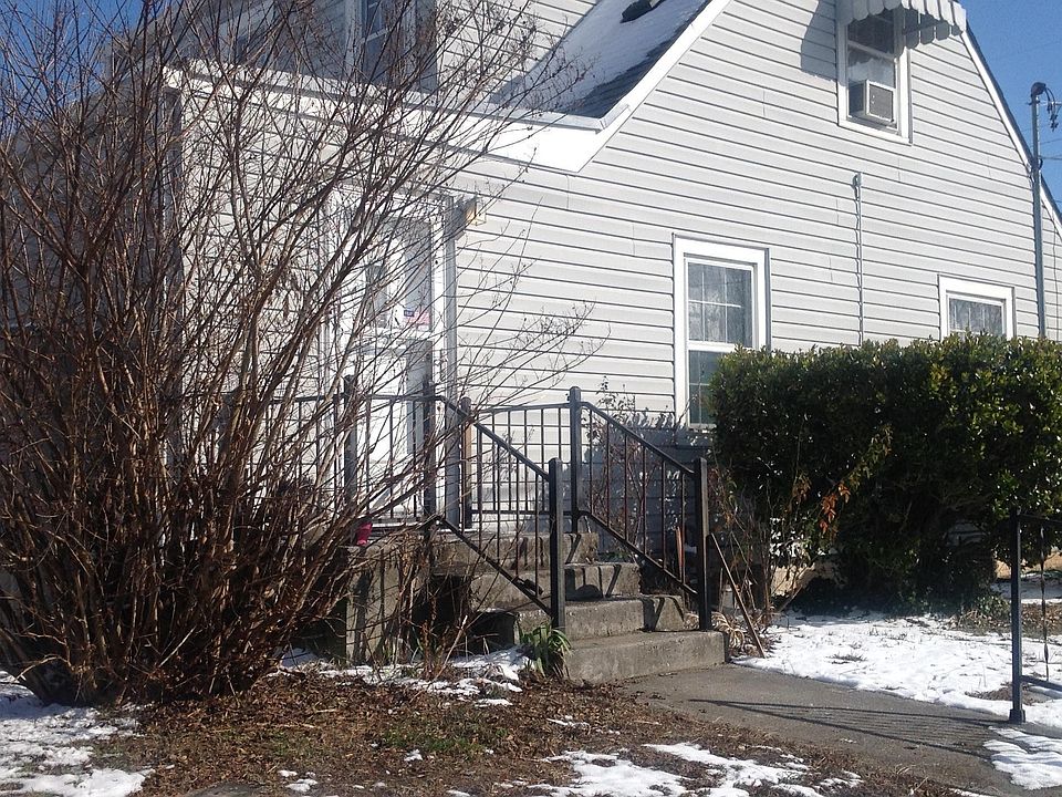 1st image of 2901 NE Avondale Ave