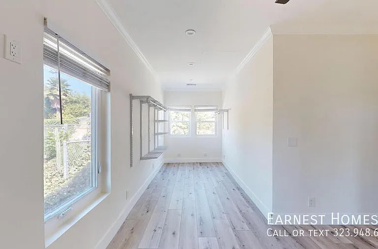 1307 Waterloo St — Photo 15