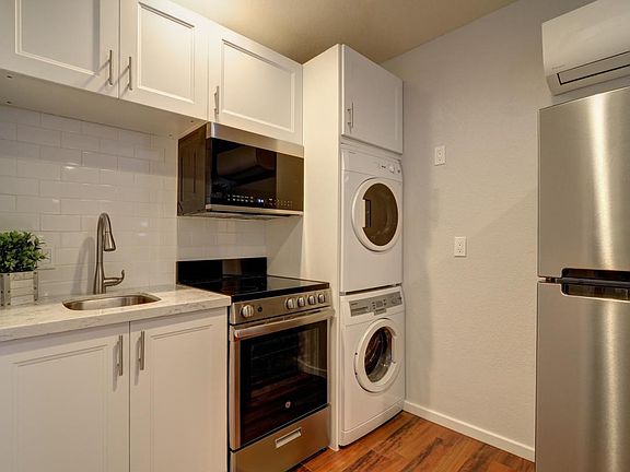 5th image of 15838 N 16th St #1