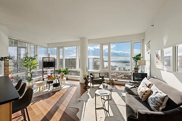 Sold by Nest Seekers International | media 1