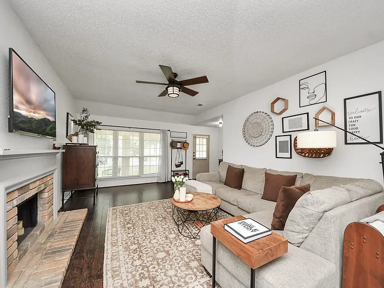 22638 Powell House Ln — Photo 10