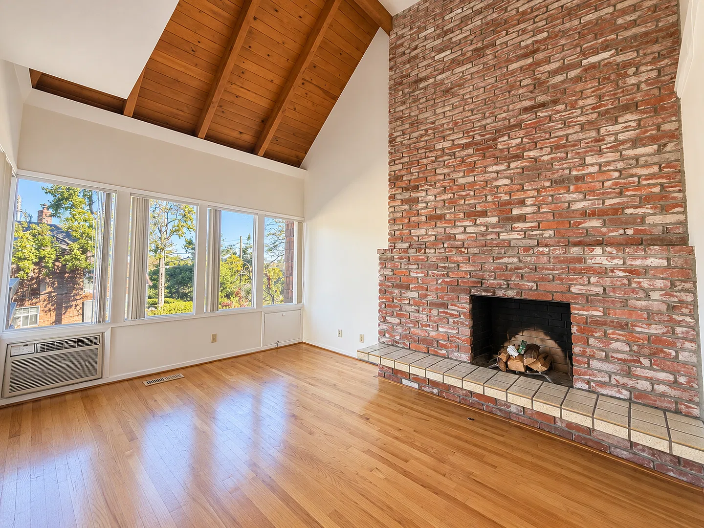 Charming 8-Unit Property in Serene Los Gatos Setting — Photo 2