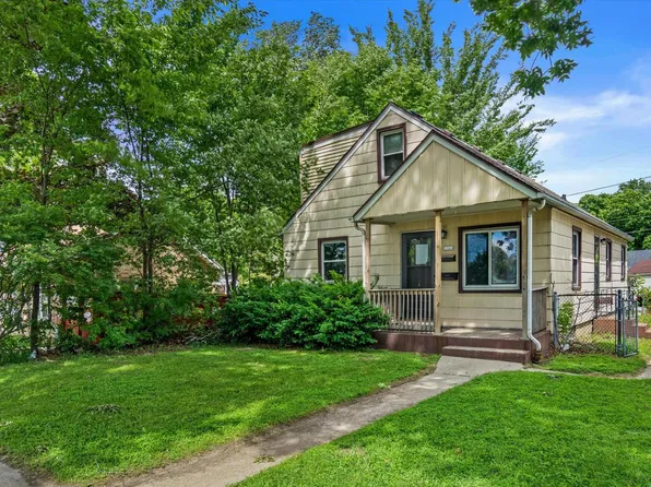 3368 S Chase AVENUE, Milwaukee, WI 53207
