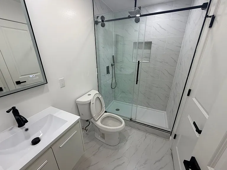 610 Broadway — Photo 13